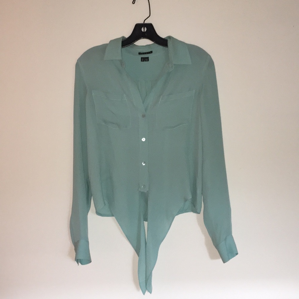 💙4/$20 Theory silk tie button down
